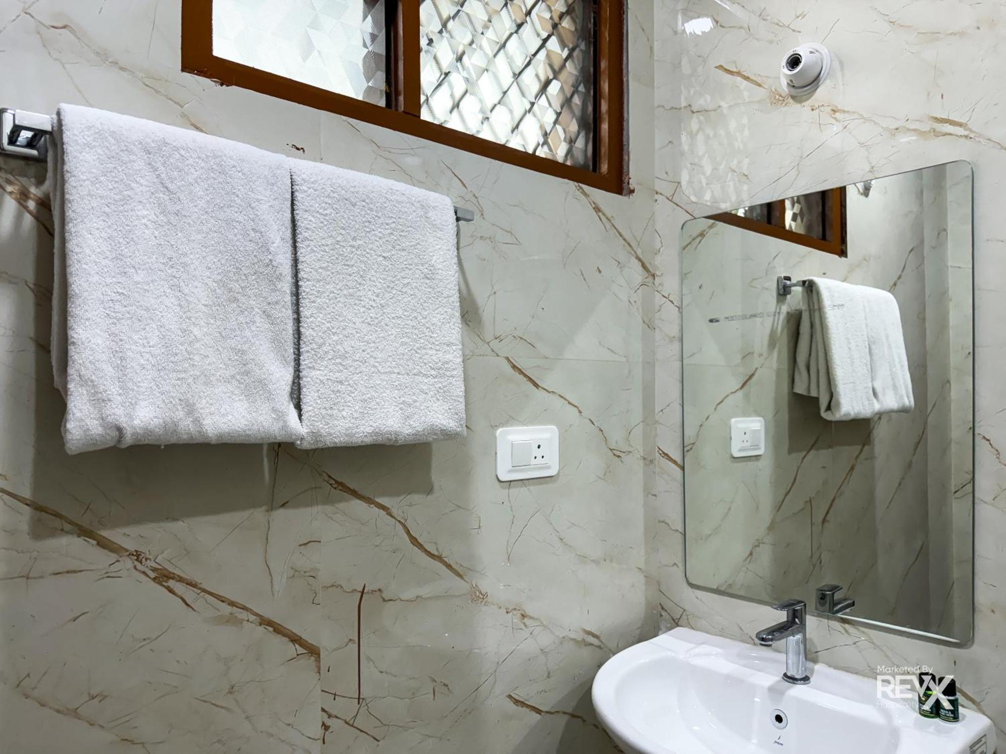 Guru Sadan A Luxe Stay Ayodhya Ngoại thất bức ảnh