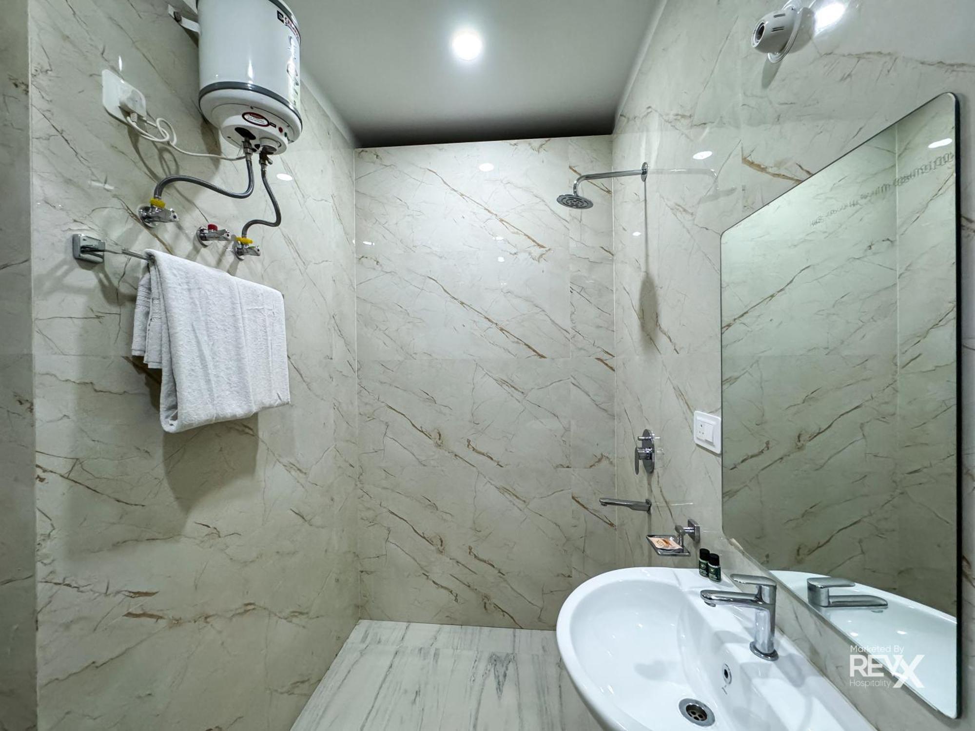 Guru Sadan A Luxe Stay Ayodhya Ngoại thất bức ảnh
