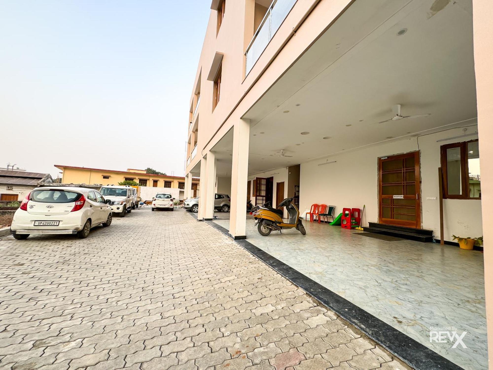 Guru Sadan A Luxe Stay Ayodhya Ngoại thất bức ảnh