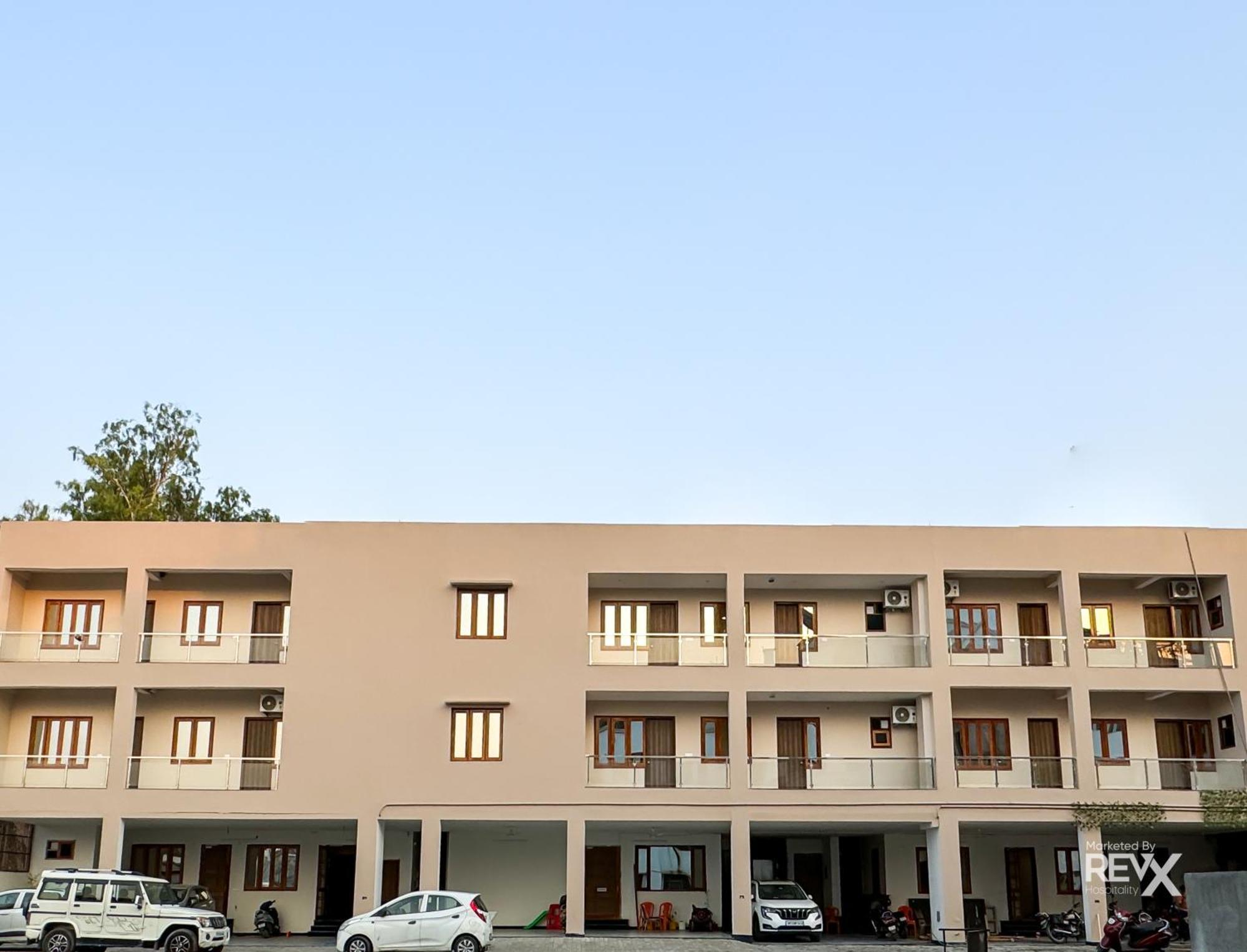 Guru Sadan A Luxe Stay Ayodhya Ngoại thất bức ảnh