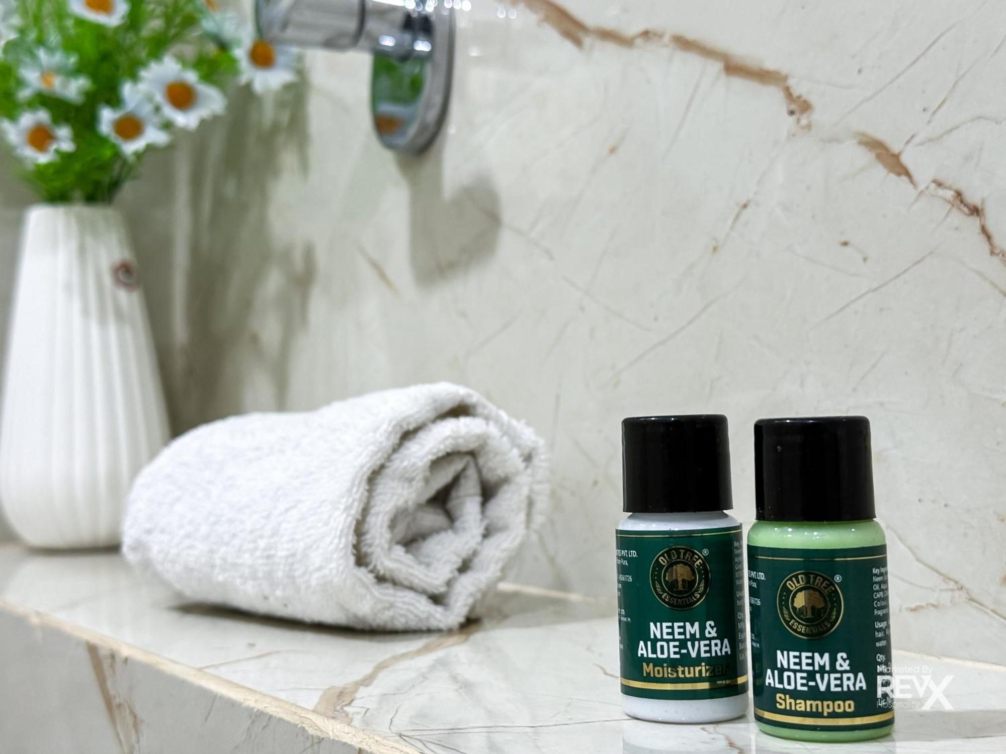 Guru Sadan A Luxe Stay Ayodhya Ngoại thất bức ảnh